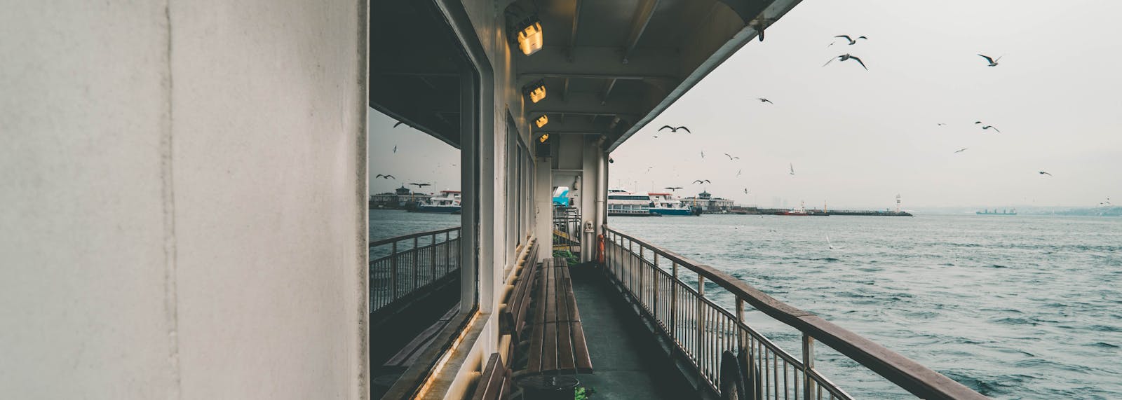 Berkendara di Musim Hujan? Ini Tips Lengkapnya Untuk Selalu Aman dan Nyaman