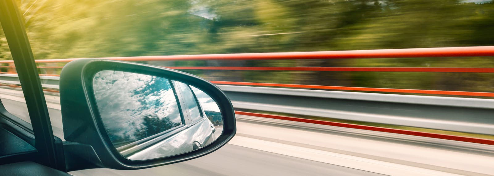 7 Tips Penting Saat Berkendara di Sekitar Truk Untuk Tetap Aman